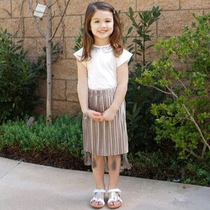 🔥Girls Midi Pleated Taupe Velvet Skirt w Tassels😍